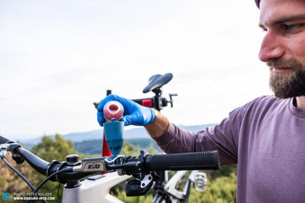 Каміння та пісок на тестовій трасі