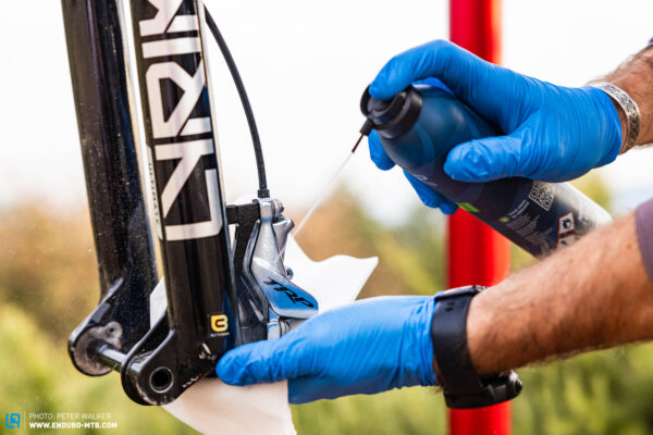 DOT та мінеральна олива поруч