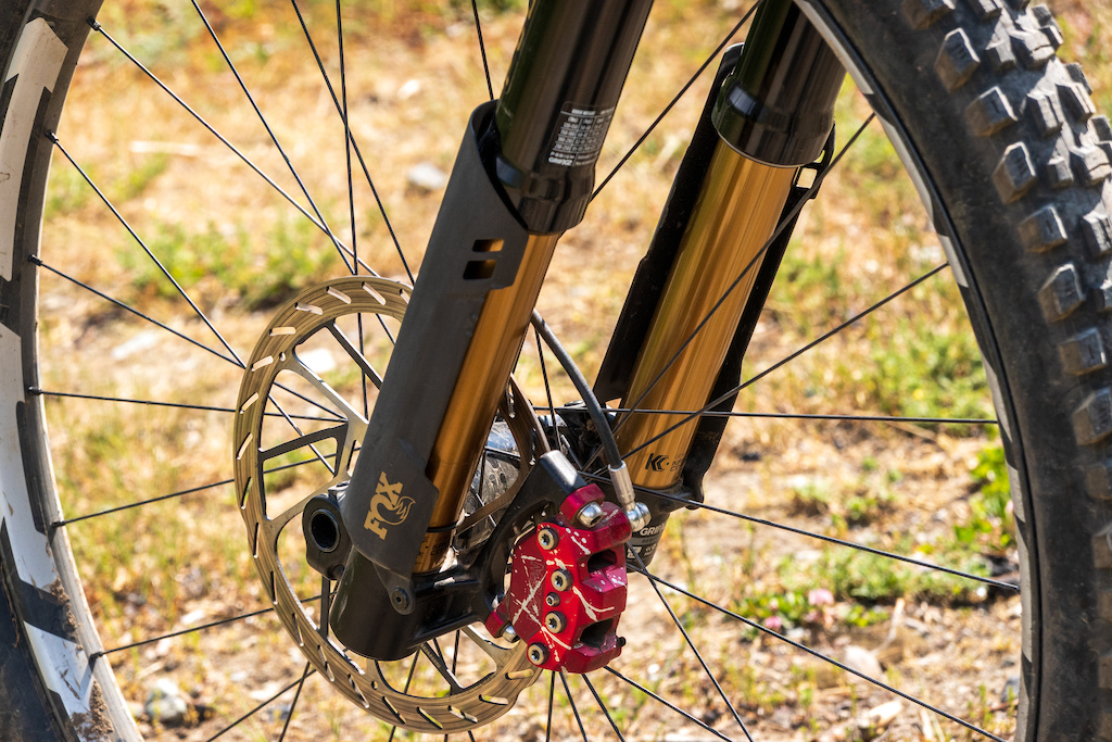 Віпер-сальник з портом для змащувального масла