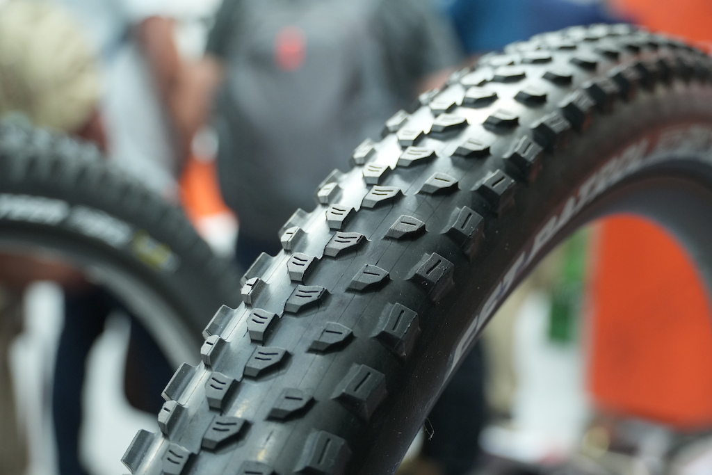 Покришка CST Patrol 32 дюйми